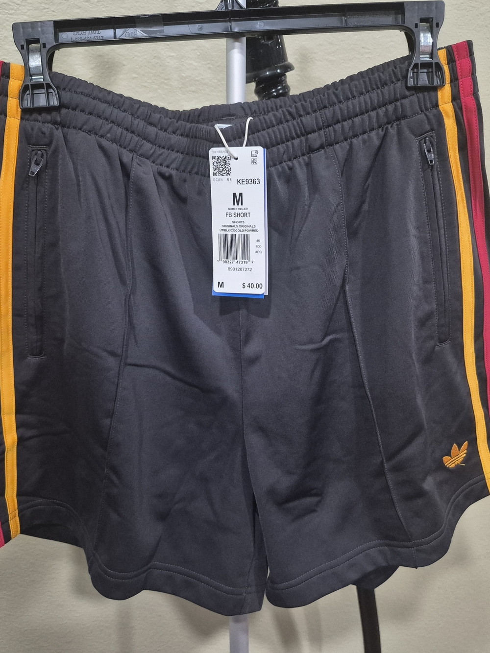 Adidas Firebird Classic Women's Shorts Utility Black/Gold/Red Stripes Size M